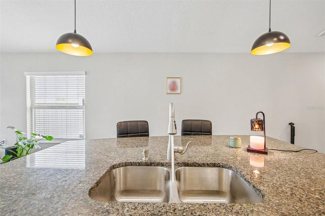 9415 LEMON DROP LOOP, Sun City Center, FL 33573