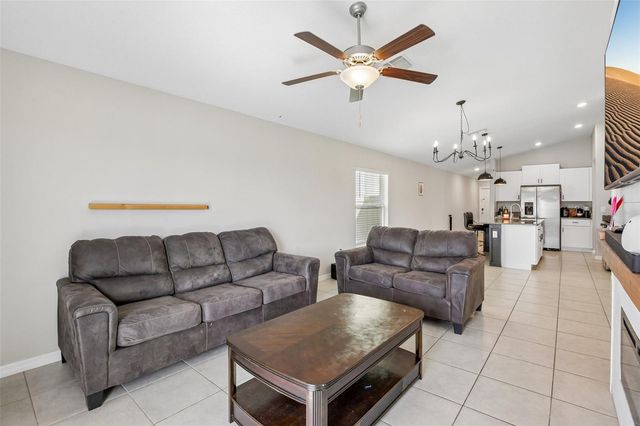 9415 LEMON DROP LOOP, Sun City Center, FL 33573