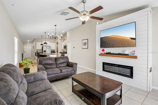 9415 LEMON DROP LOOP, Sun City Center, FL 33573