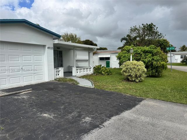4933 NW 42nd St, Lauderdale Lakes, FL 33319