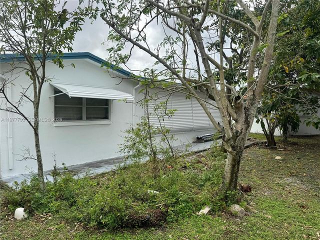 4933 NW 42nd St, Lauderdale Lakes, FL 33319