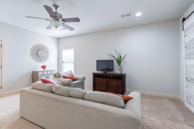 3714 W Cherokee Street, Rogers, AR 72758