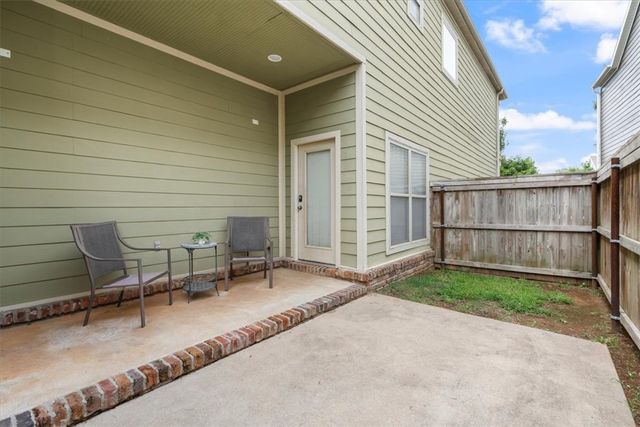 3714 W Cherokee Street, Rogers, AR 72758