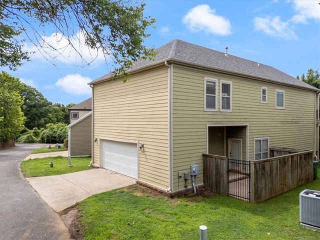 3714 W Cherokee Street, Rogers, AR 72758