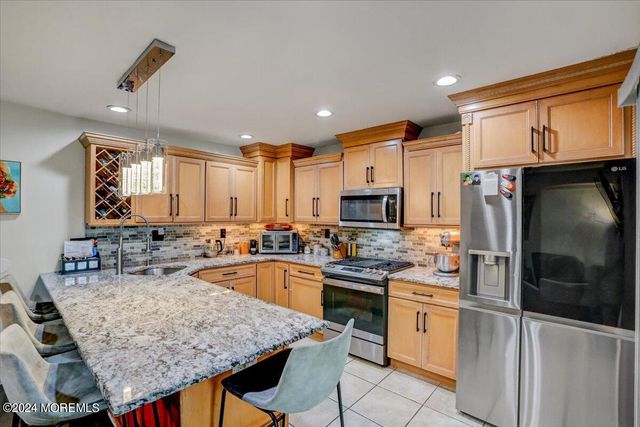 125 Bedford Place, Morganville, NJ 07751