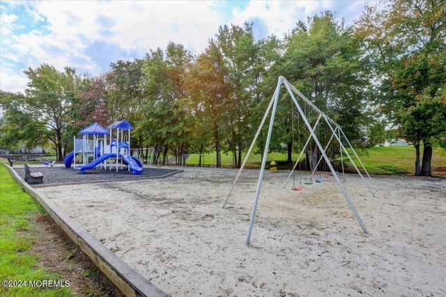 125 Bedford Place, Morganville, NJ 07751