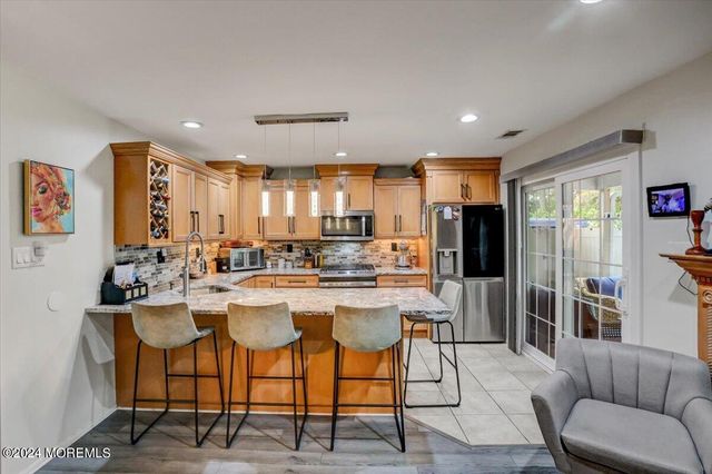 125 Bedford Place, Morganville, NJ 07751