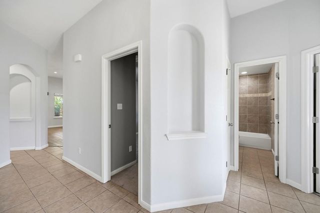 7 Caliche CT, Wimberley, TX 78676