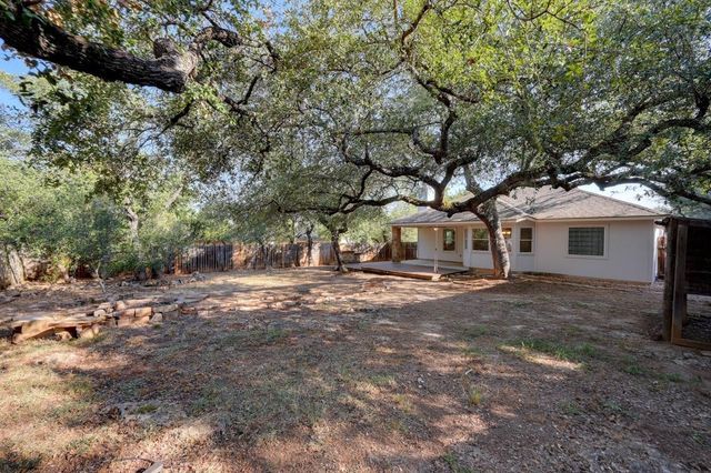 7 Caliche CT, Wimberley, TX 78676
