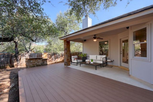 7 Caliche CT, Wimberley, TX 78676