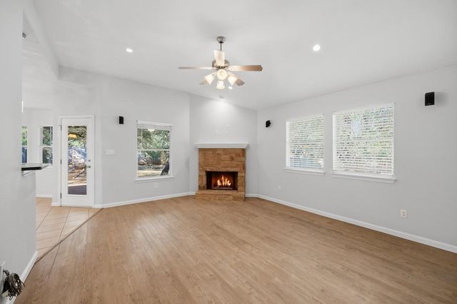7 Caliche CT, Wimberley, TX 78676