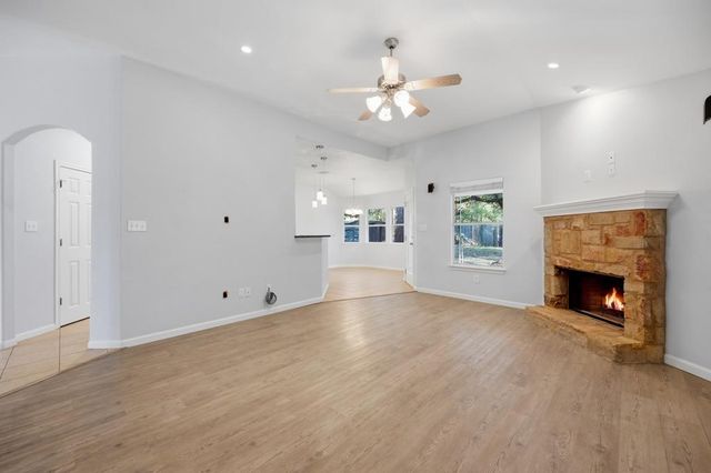 7 Caliche CT, Wimberley, TX 78676