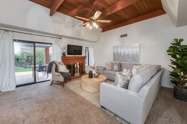 2808 W Downing Court W, Fresno, CA 93711