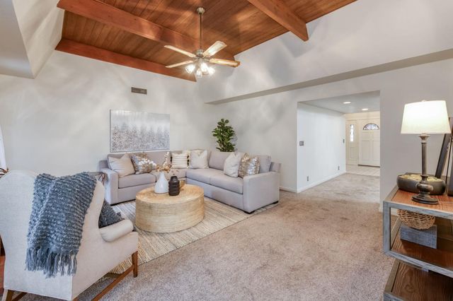 2808 W Downing Court W, Fresno, CA 93711