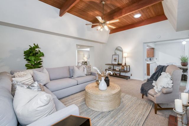 2808 W Downing Court W, Fresno, CA 93711