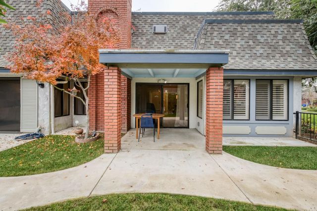 2808 W Downing Court W, Fresno, CA 93711