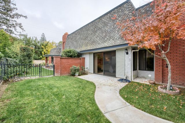 2808 W Downing Court W, Fresno, CA 93711