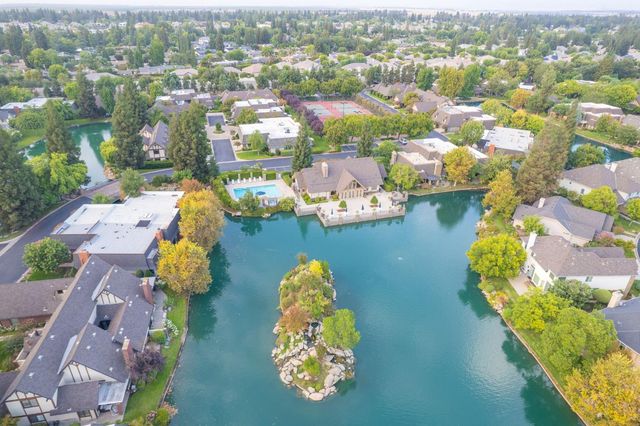 2808 W Downing Court W, Fresno, CA 93711