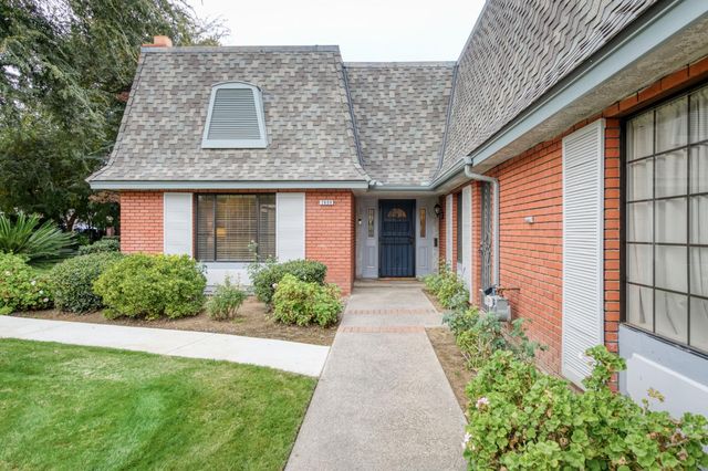 2808 W Downing Court W, Fresno, CA 93711