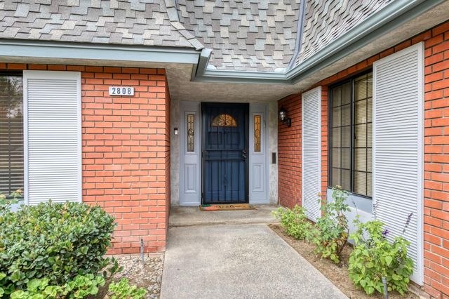 2808 W Downing Court W, Fresno, CA 93711