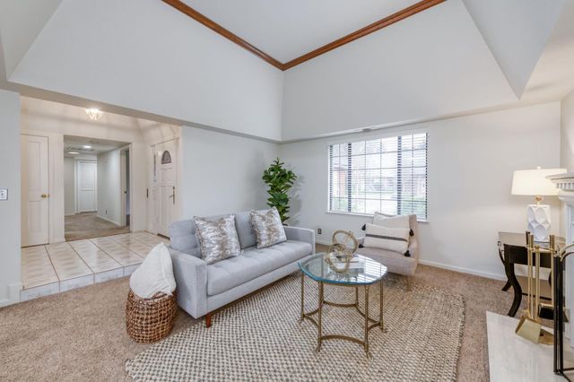 2808 W Downing Court W, Fresno, CA 93711