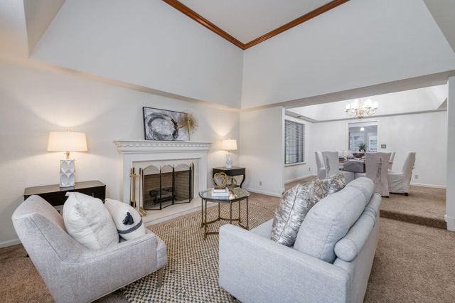 2808 W Downing Court W, Fresno, CA 93711