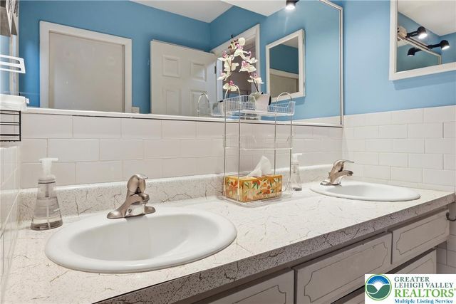 3635 Stephen Crane Lane, Hanover Twp, PA 18017