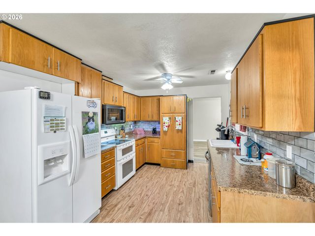 3006 Ne 127TH Ave, Vancouver, WA 98682