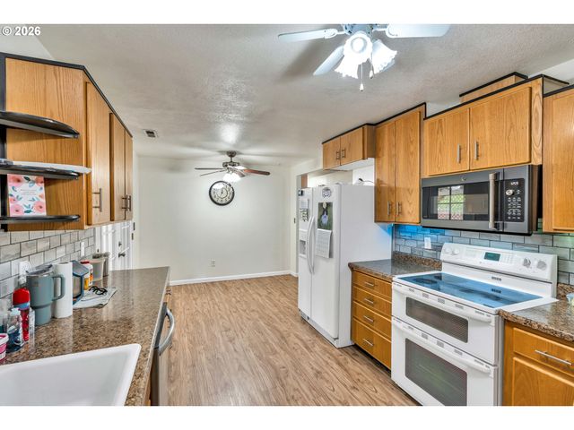 3006 Ne 127TH Ave, Vancouver, WA 98682
