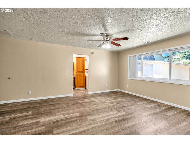 3006 Ne 127TH Ave, Vancouver, WA 98682