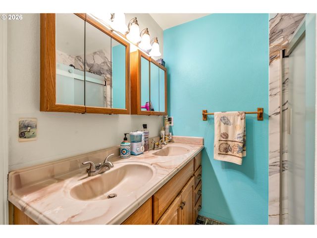 3006 Ne 127TH Ave, Vancouver, WA 98682