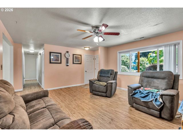 3006 Ne 127TH Ave, Vancouver, WA 98682