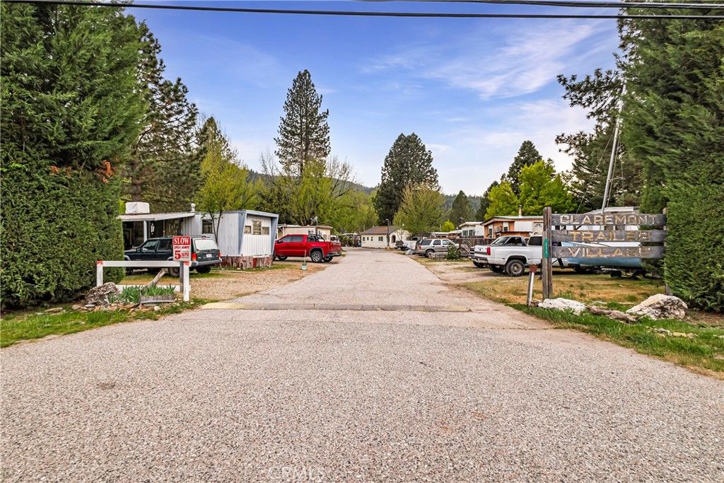 Image 12 of property listing at 333 Crescent Street, Quincy, CA 95971