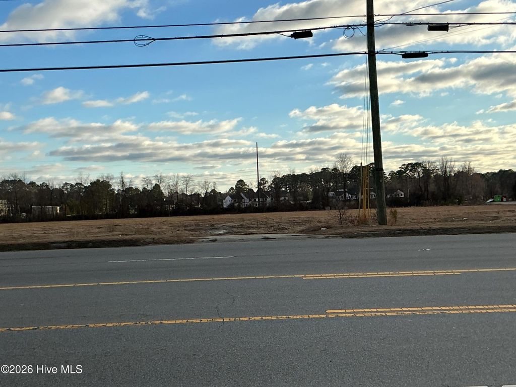 Image 2 of property listing at 4630 E 10th Street, Greenville, NC 27858