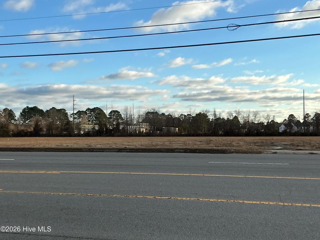 Image 3 of property listing at 4630 E 10th Street, Greenville, NC 27858