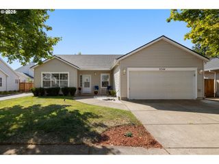 5744 Se POPES Pl, Hillsboro, OR 97123