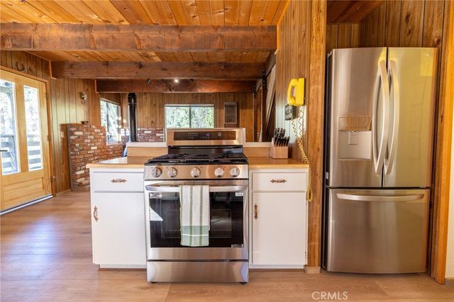 1140 Eagle Mountain Drive, Big Bear City, CA 92314