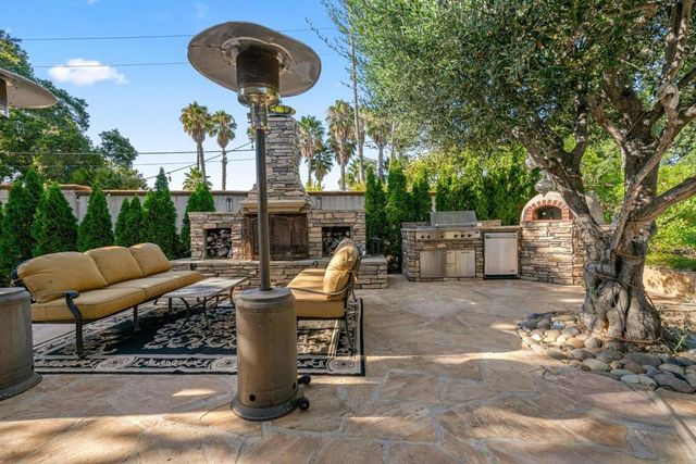 15333 Kennedy Road, Los Gatos, CA 95032