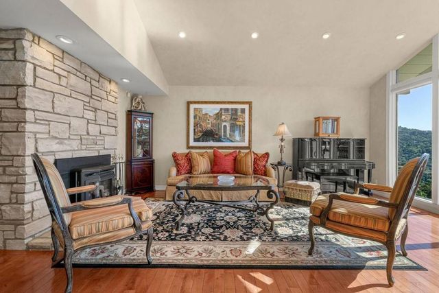 15333 Kennedy Road, Los Gatos, CA 95032