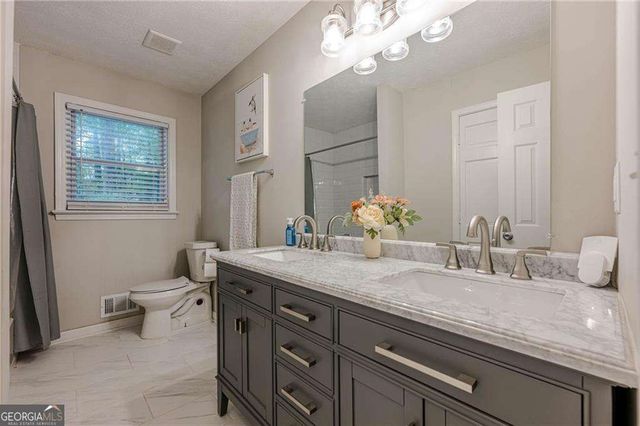 537 Raven Springs Trail, Stone Mountain, GA 30087