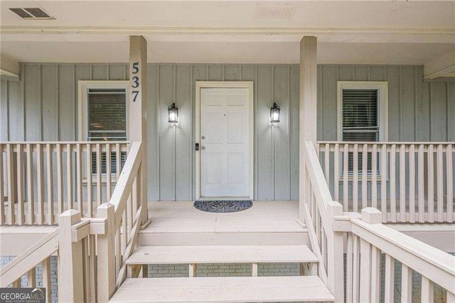 537 Raven Springs Trail, Stone Mountain, GA 30087