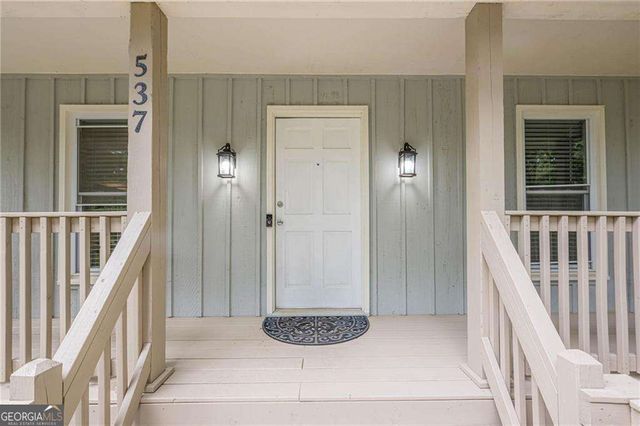 537 Raven Springs Trail, Stone Mountain, GA 30087