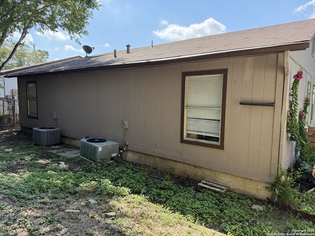 4227 Woodmanor, San Antonio, TX 78228