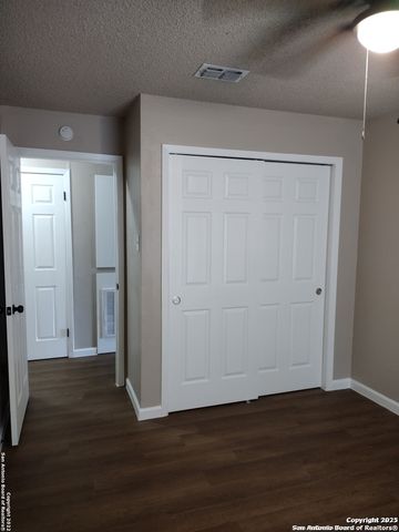 4227 Woodmanor, San Antonio, TX 78228