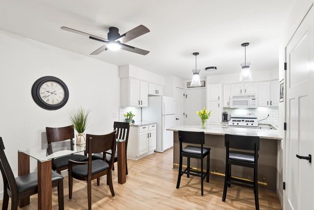 8179 S Forest Hills CIRCLE, Franklin, WI 53132