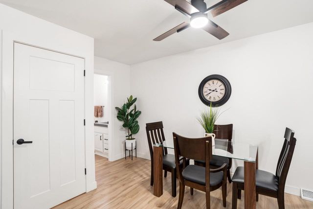 8179 S Forest Hills CIRCLE, Franklin, WI 53132