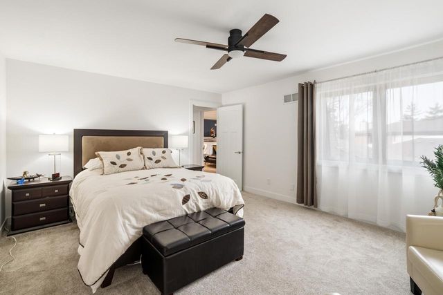 8179 S Forest Hills CIRCLE, Franklin, WI 53132