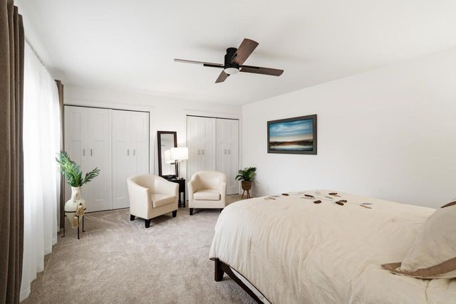 8179 S Forest Hills CIRCLE, Franklin, WI 53132