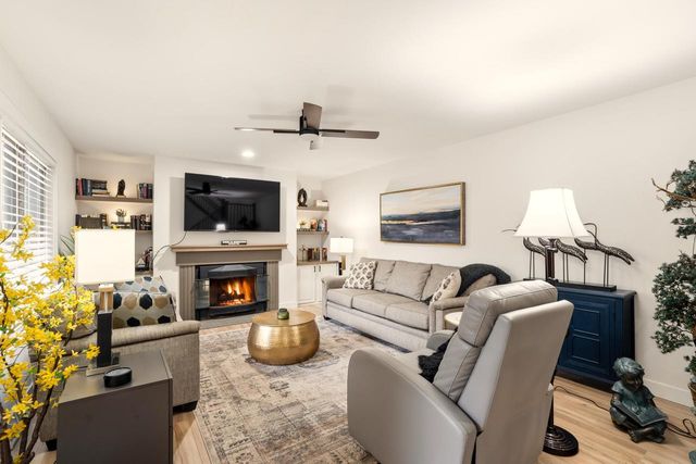 8179 S Forest Hills CIRCLE, Franklin, WI 53132