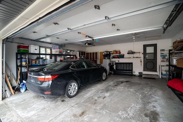 8179 S Forest Hills CIRCLE, Franklin, WI 53132